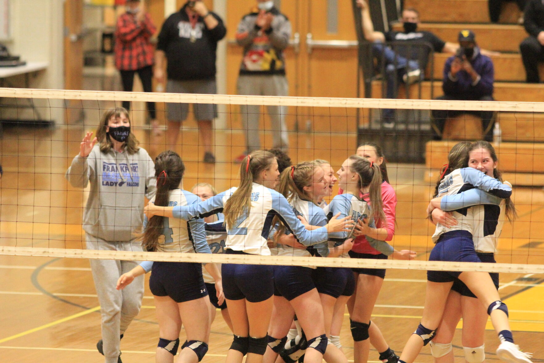 Frankfort volleyball advances